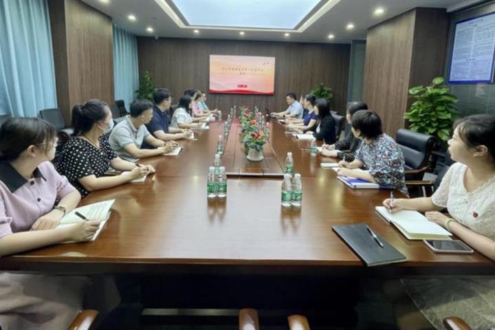 黨課下基層   凝聚“精氣神”